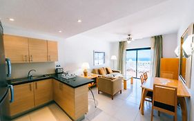 Ona Hollywood Mirage